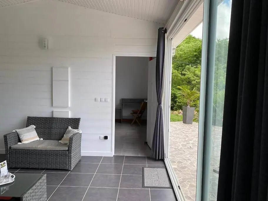 Villa Spacieuse Raffinee Dans Son Ecrin De Verdure Fond Fleury