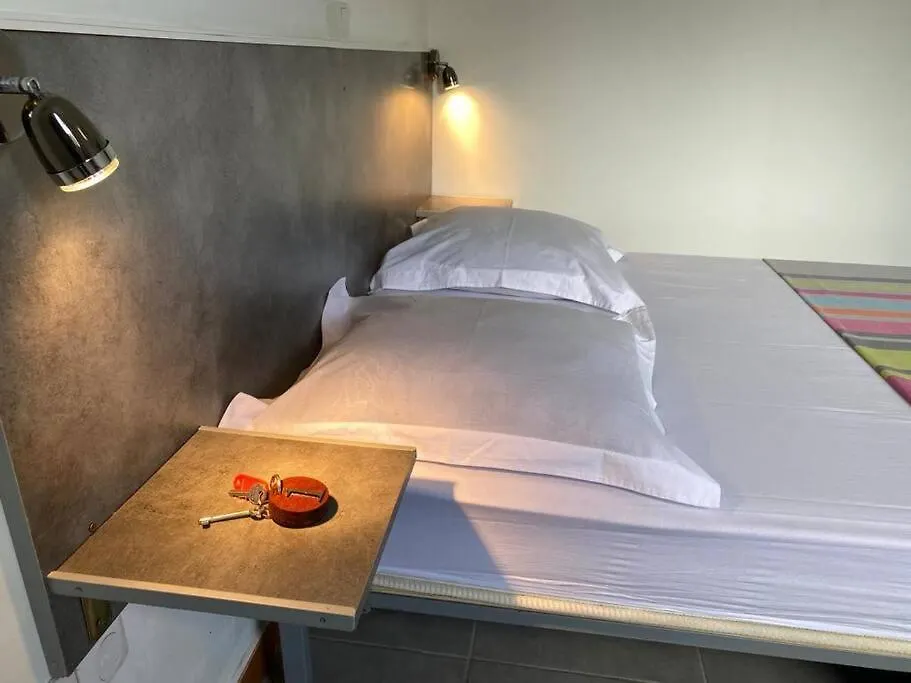 Villa Spacieuse Raffinee Dans Son Ecrin De Verdure Fond Fleury