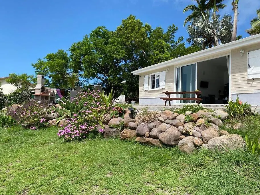 Villa Spacieuse Raffinee Dans Son Ecrin De Verdure Fond Fleury 0*,  Martinique