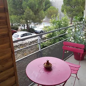 https://studio-cosy-arles-luma.fr-provencehotel.com